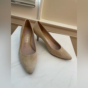Feragamo heel nude 8